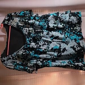 Floral Top 1X with ruffles